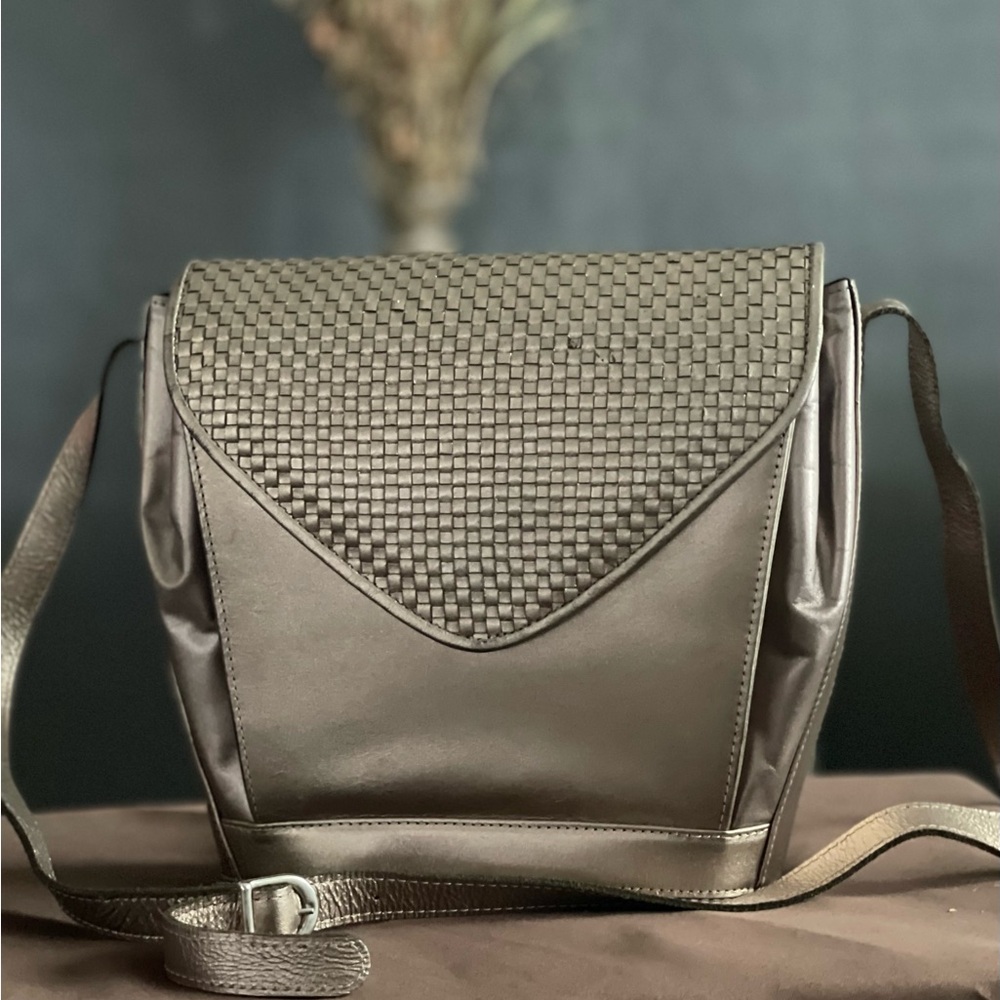 Cee Klein Accessories Wicker/Woven Flap Champagne Adj. Crossbody Purse/Handbag